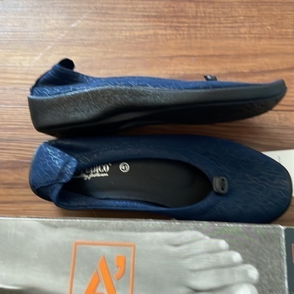 Arcopedico shoes size 41. New without tags - Picture 3 of 5